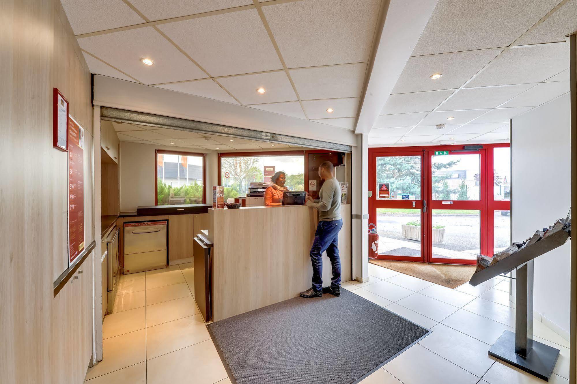 Welcomotel Coignieres Exterior photo