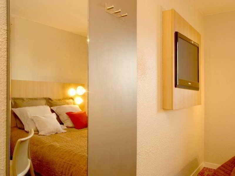 Welcomotel Coignieres Exterior photo