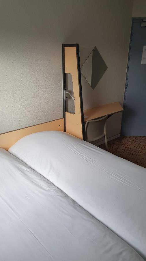 Welcomotel Coignieres Room photo